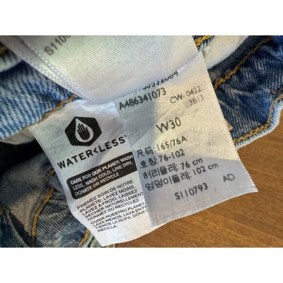 Levi's 501 Midi Shorts - Picture 5 of 6